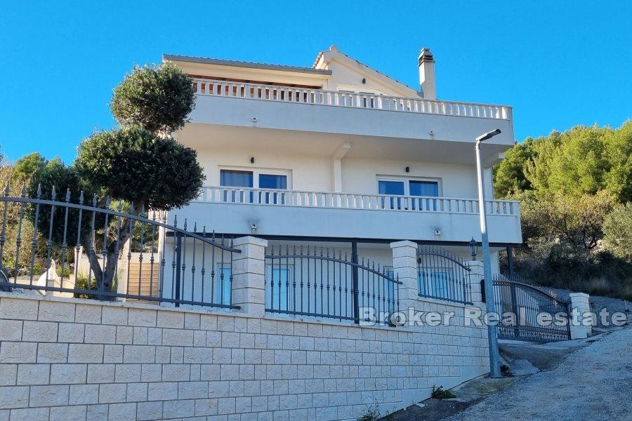 House with open sea view