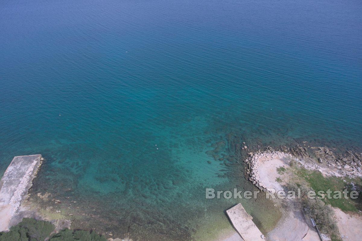Terrain constructible en deuxième rangée de la mer