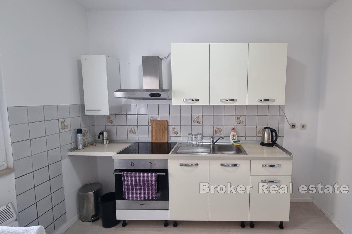 Dom z apartamentami blisko morza