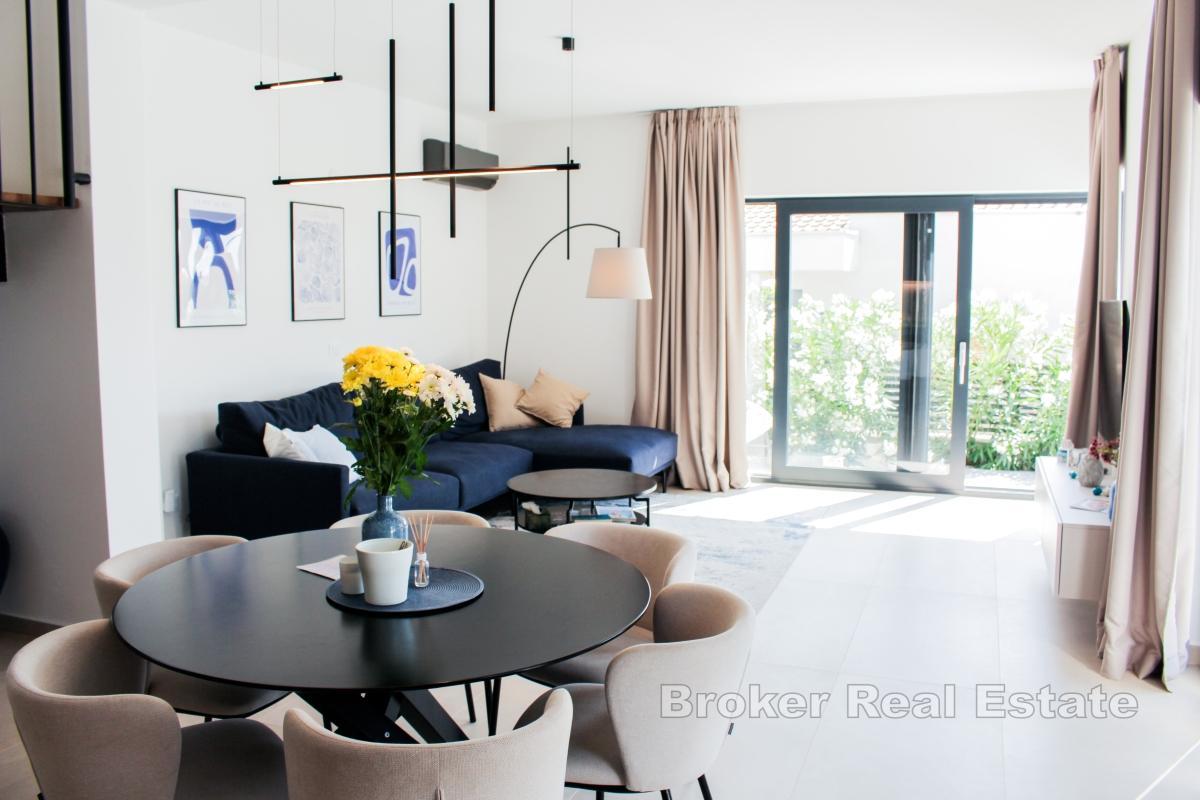 Villa mit Pool und Meerblick