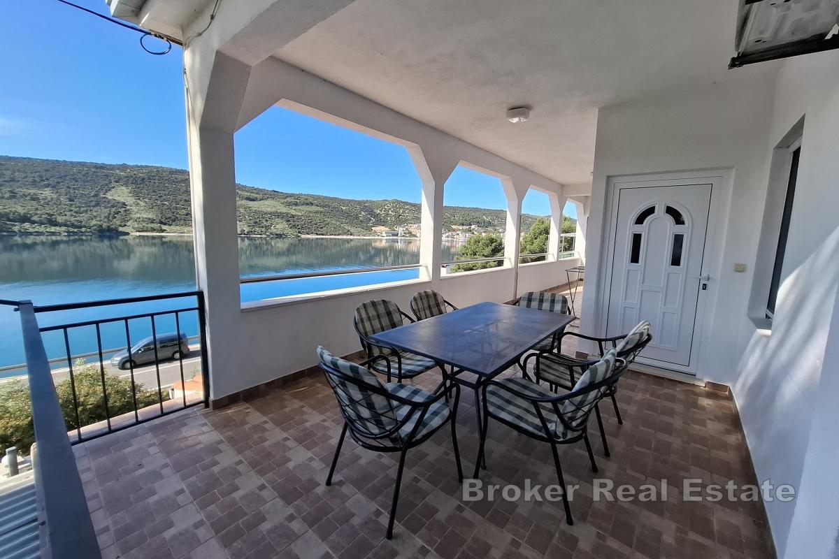 Maison dans un emplacement privilégié près de la mer