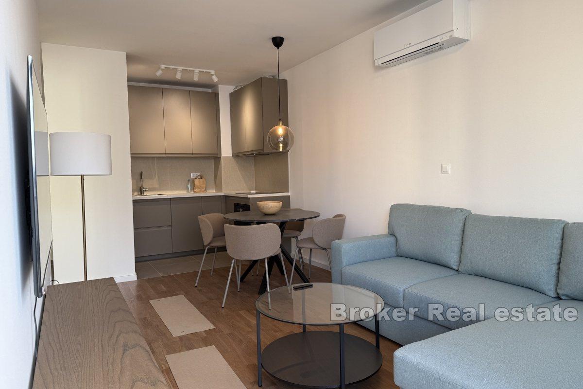 Ein-Schlafzimmer-Wohnung in einem neuen Gebäude