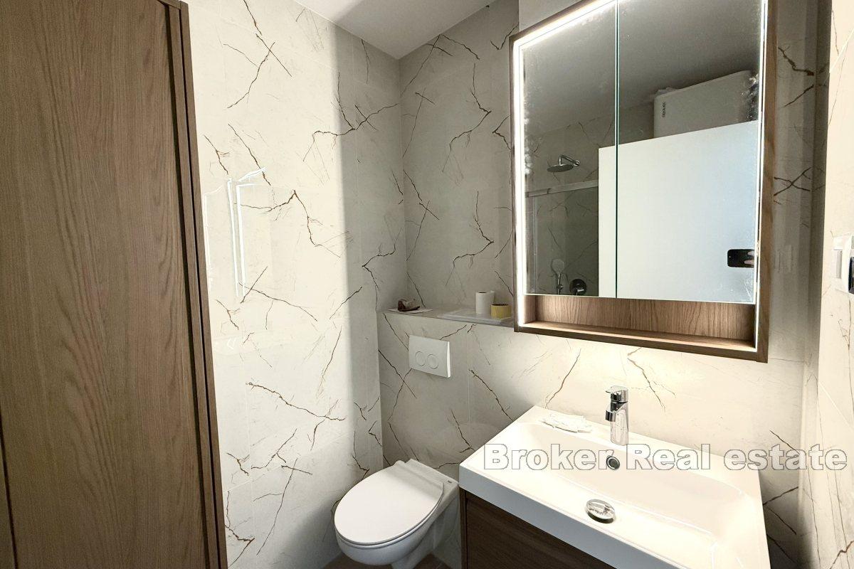 One-bedroom apartment in a new building