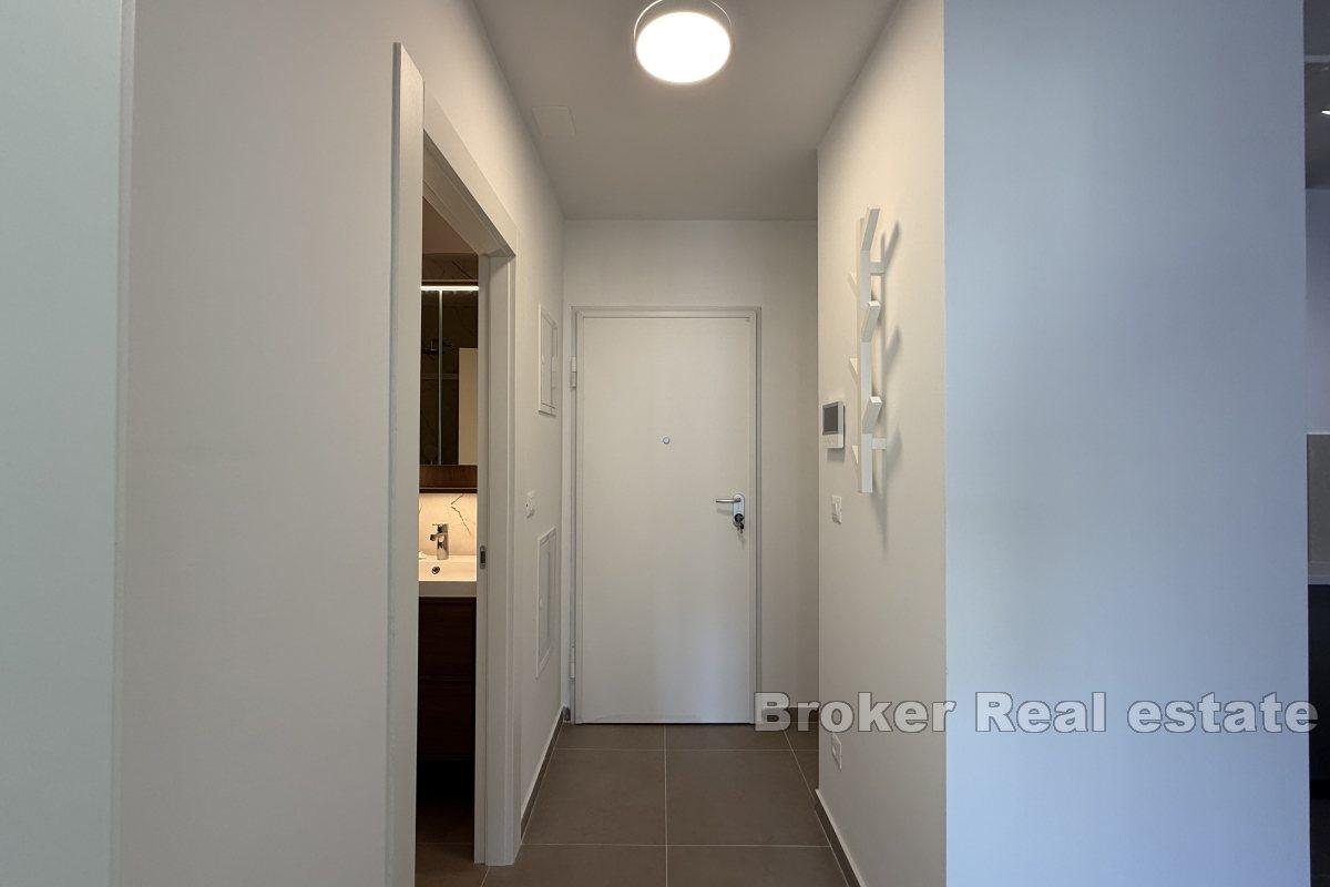 Ein-Schlafzimmer-Wohnung in einem neuen Gebäude