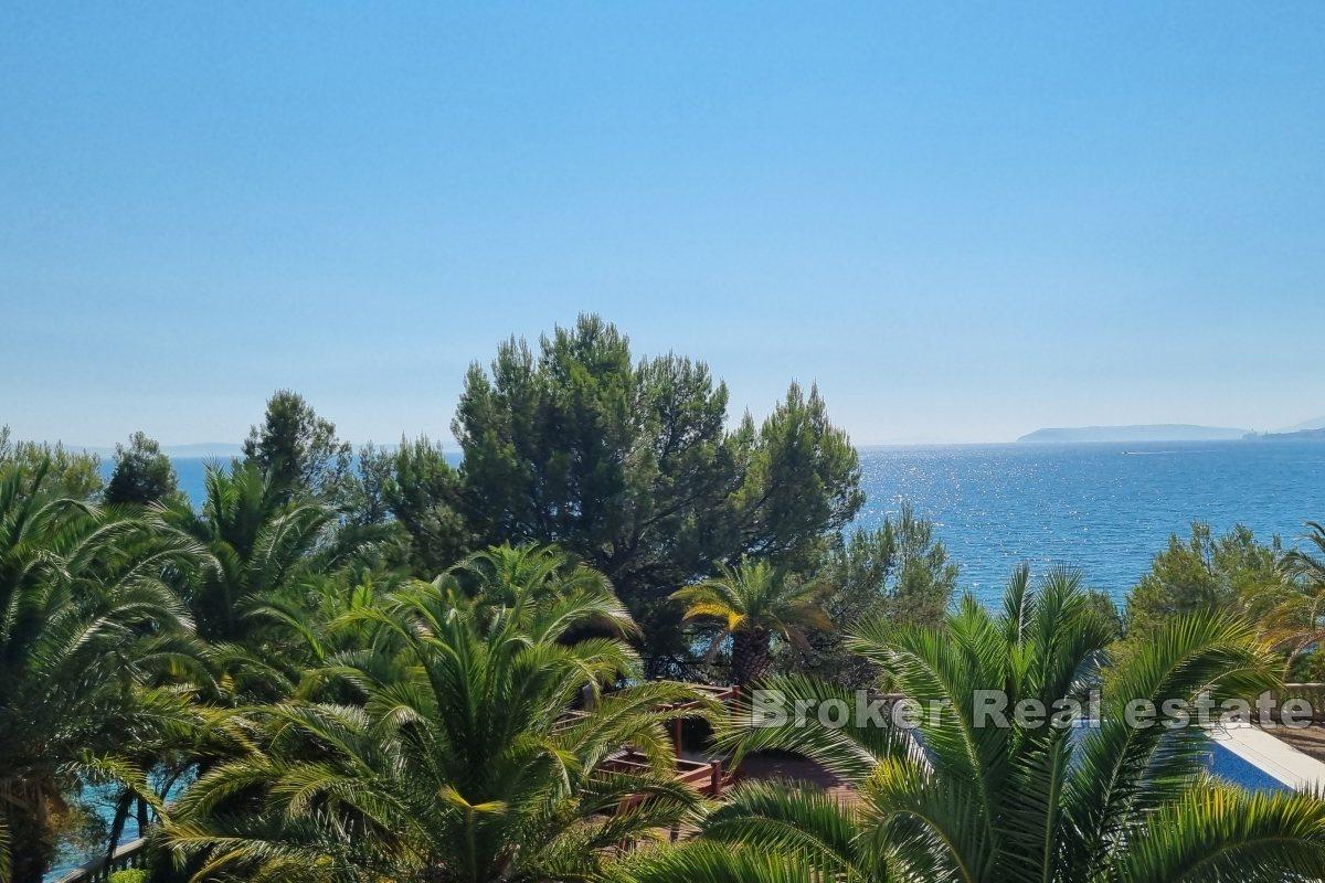 001-2041-94-Split-area-Investment-property-in-an-unique-location-for-sale