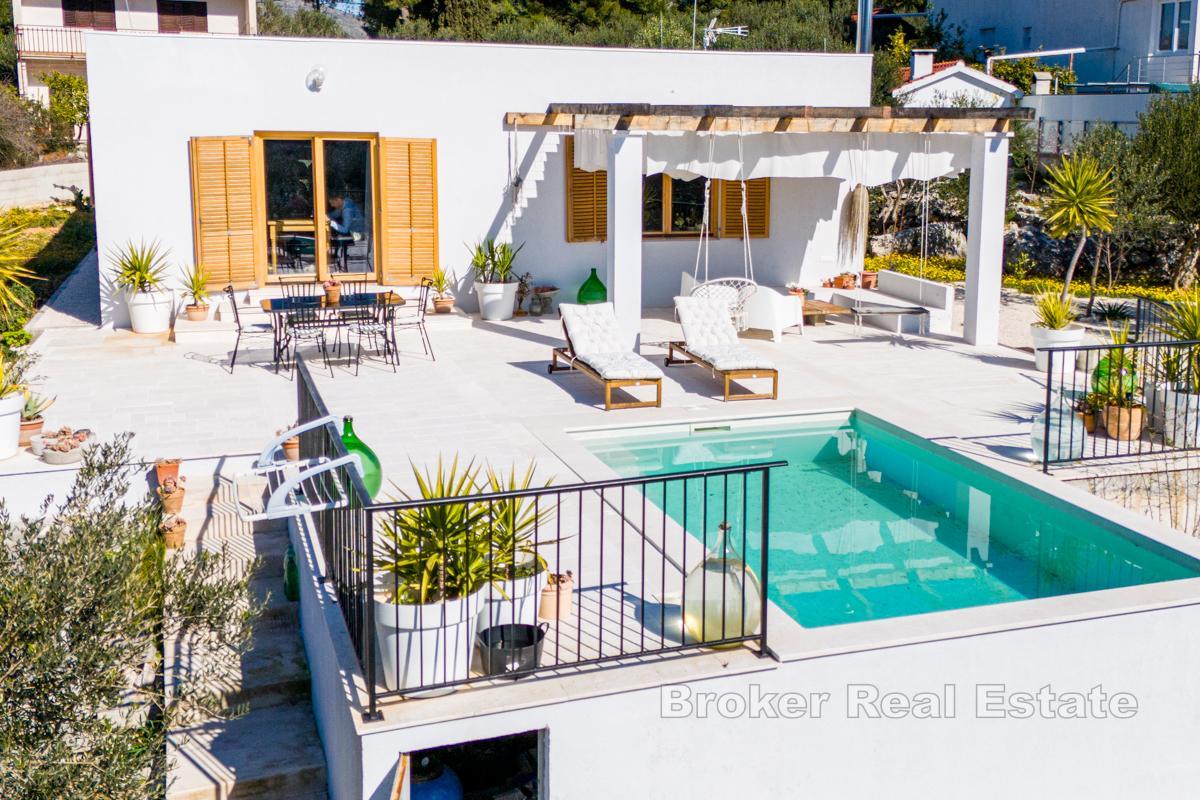 Maison moderne avec piscine