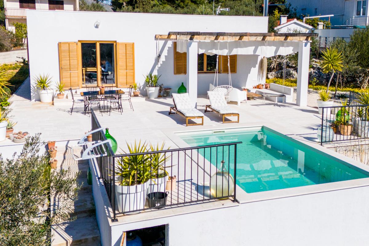 Casa moderna con piscina