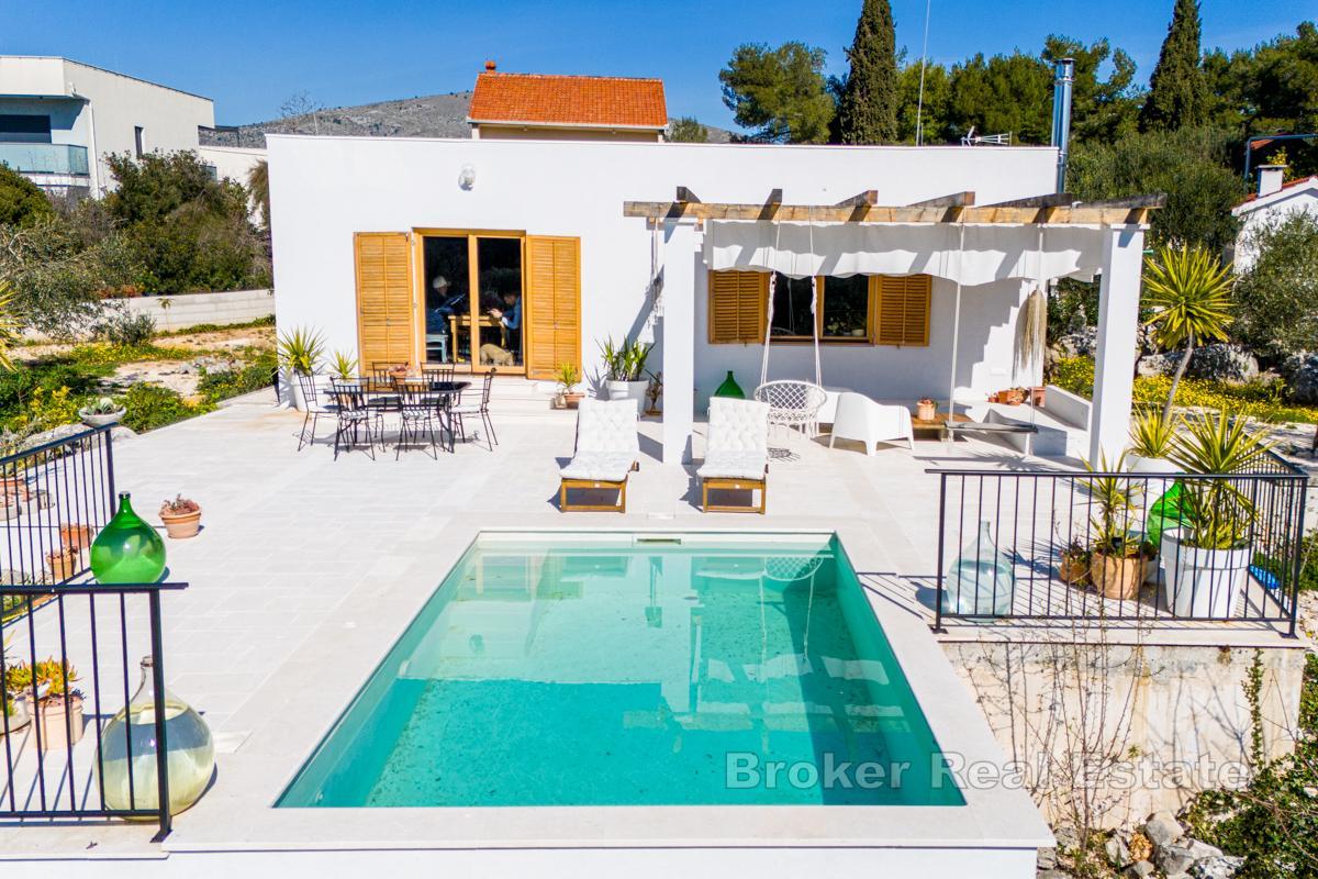 Maison moderne avec piscine