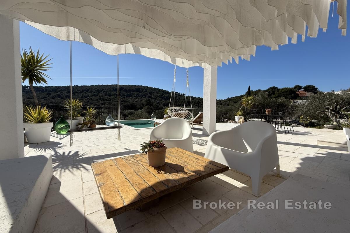 Maison moderne avec piscine