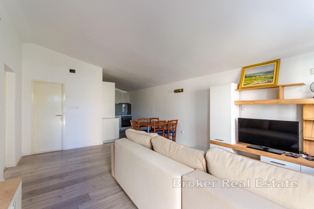 Kuća u drugom redu do mora