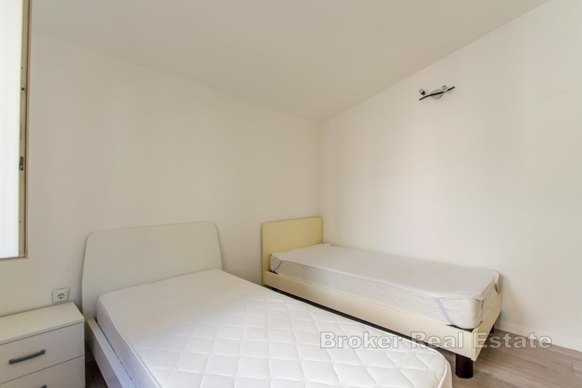 Дом во втором ряду от моря