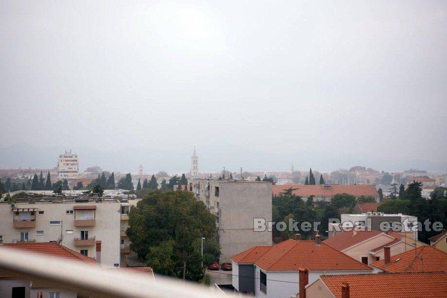 Penthouse de trois chambres avec vue dégagée