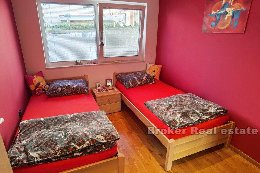 Luksuzan stan prvi red do mora