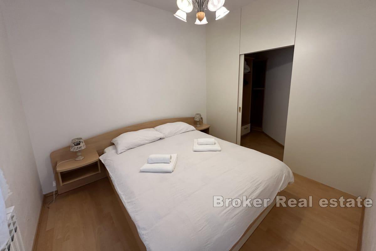 Apartmánový dům v první řadě k moři