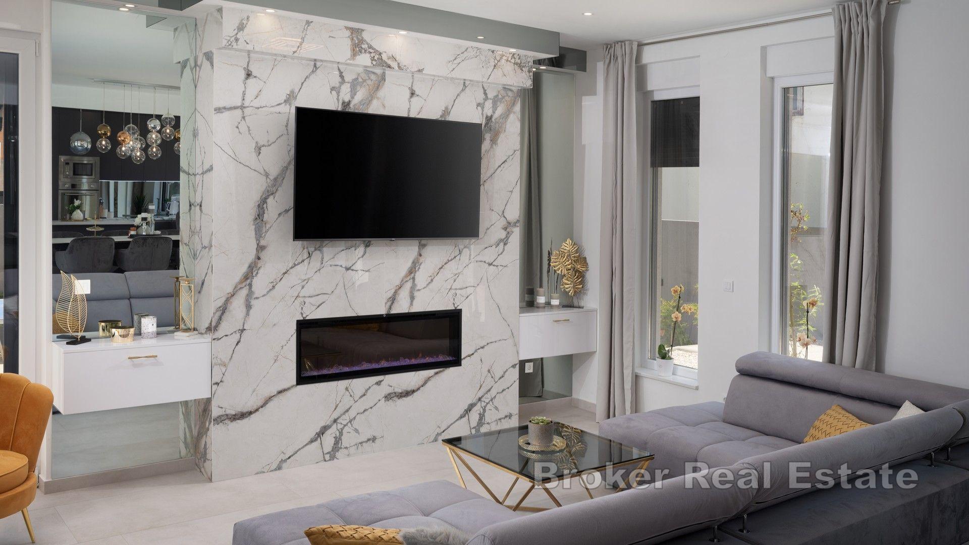 Villa di lusso di nuova costruzione con piscina