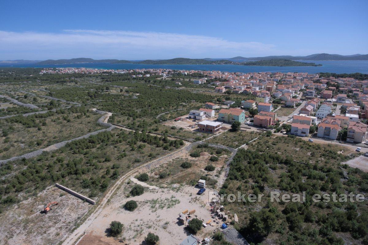Spacious building plot with sea view