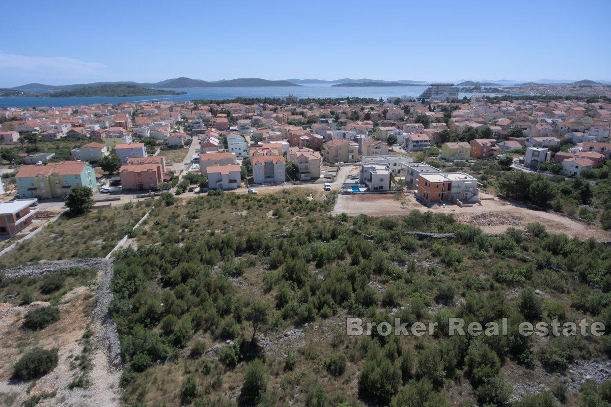 Spacious building plot with sea view