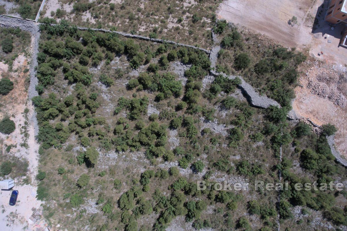 Spacious building plot with sea view