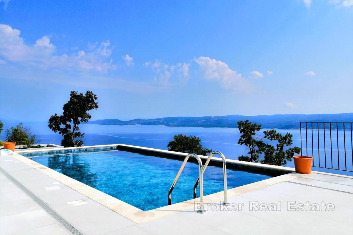 Villa nouvellement construite avec vue mer panoramique et piscine