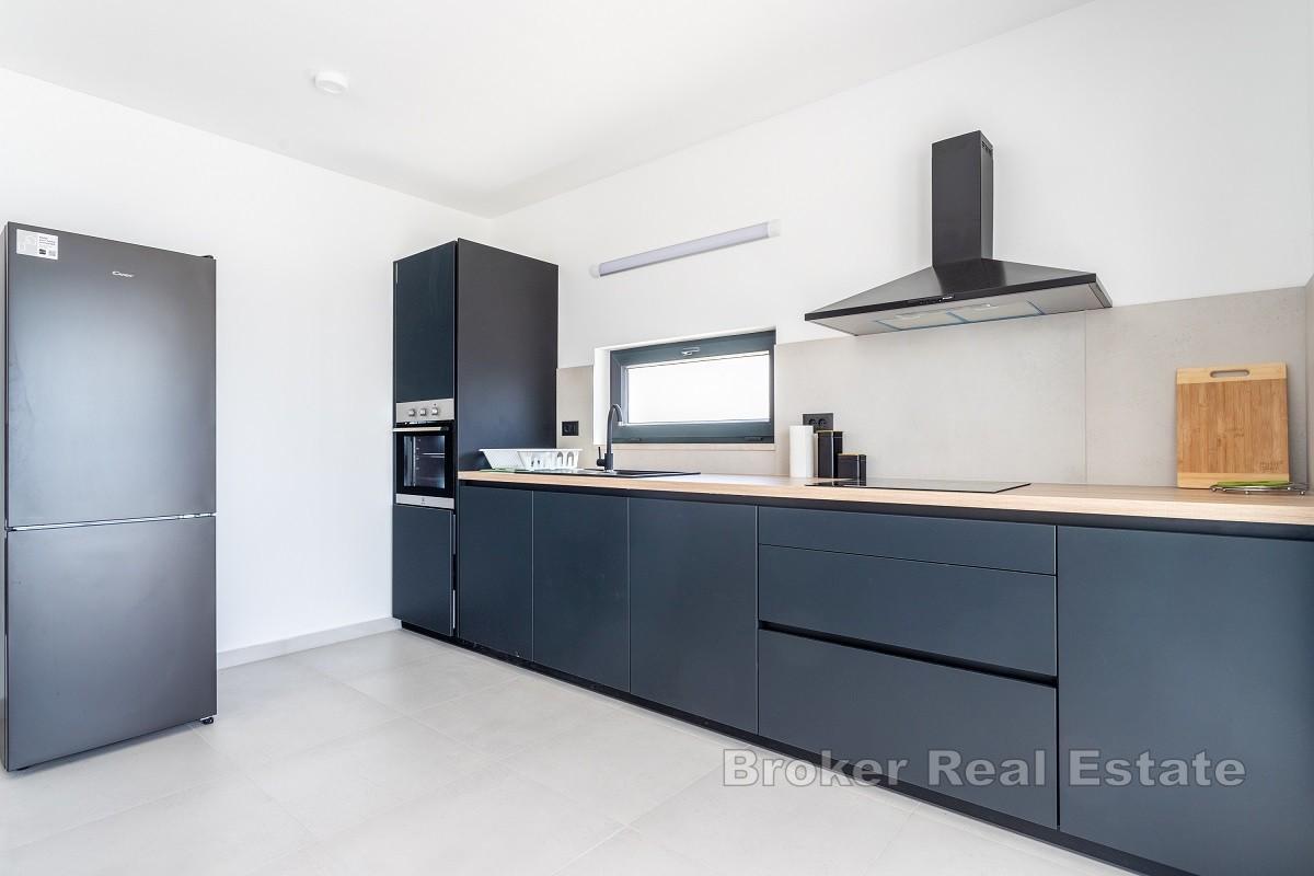 Villa nouvellement construite avec vue mer panoramique et piscine