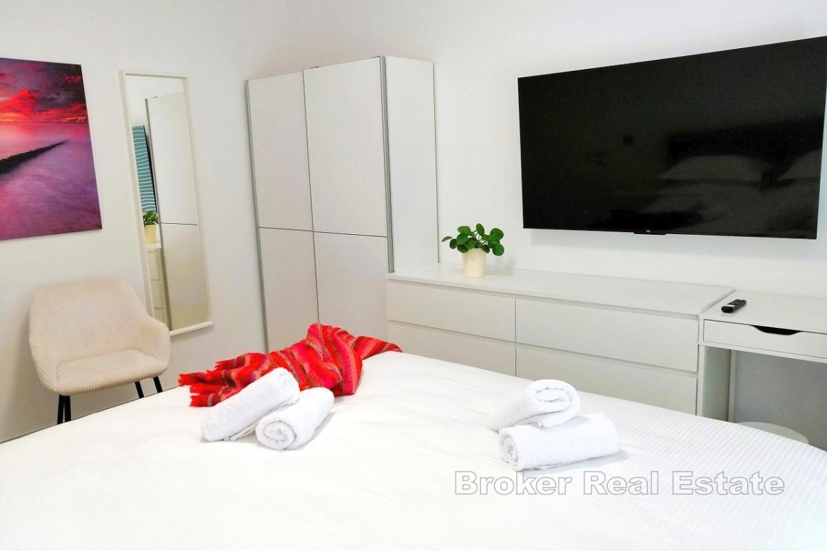 Villa nouvellement construite avec vue mer panoramique et piscine