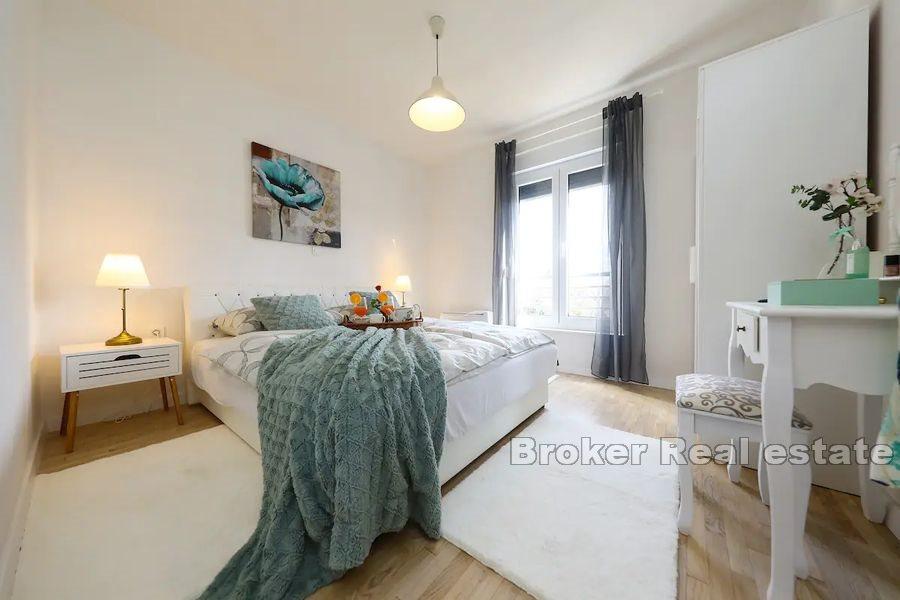 Maison jumelée avec piscine