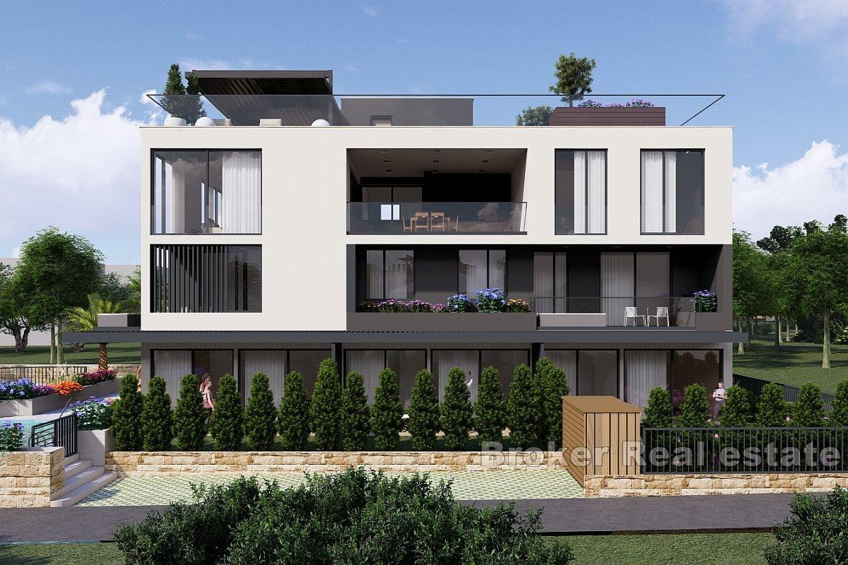 Nově postavené apartmány v první řadě k moři