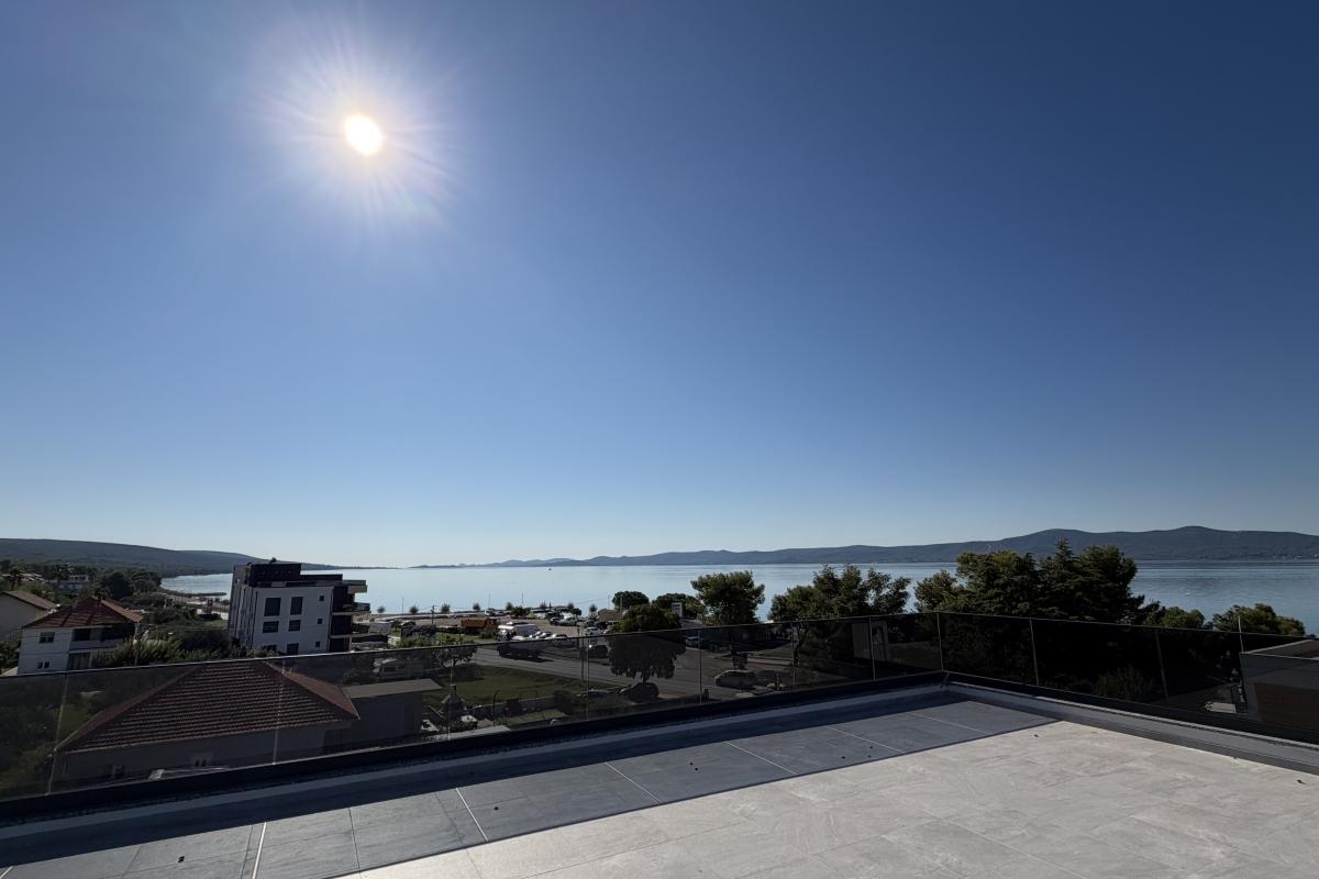 001-2043-110a-Zadar-Spacious-penthouse-with-an-open-sea-view-sale