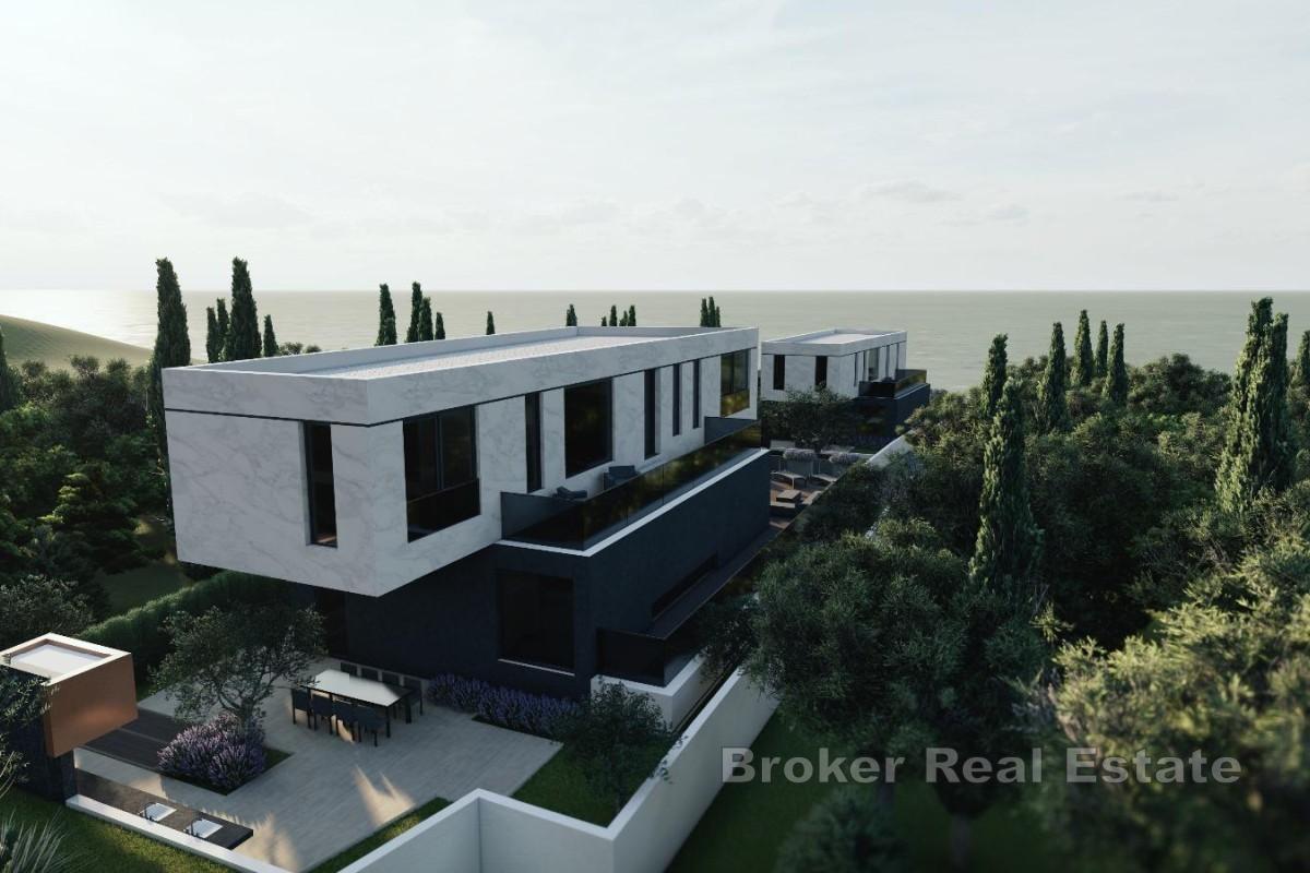 Luksuriøs nybygd villa i andre rad mot sjøen