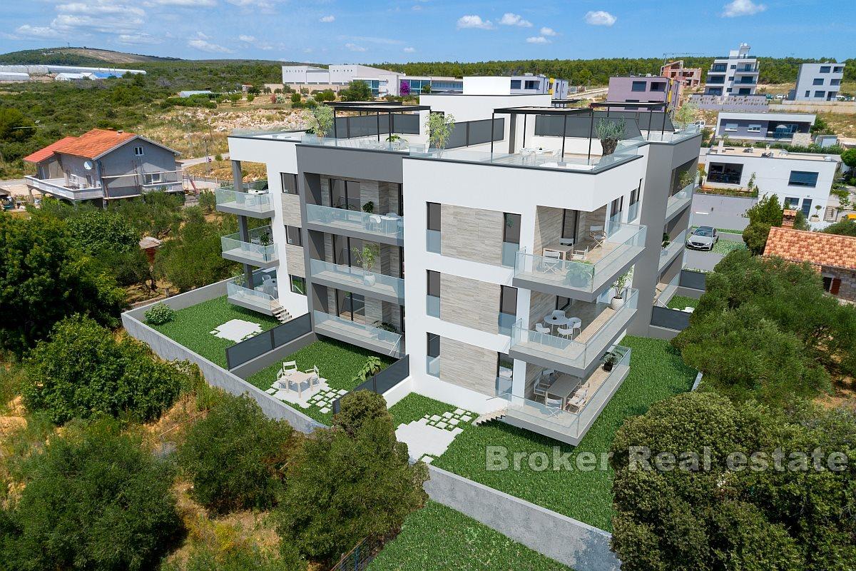 Penthouse with a roof terrace and open sea view