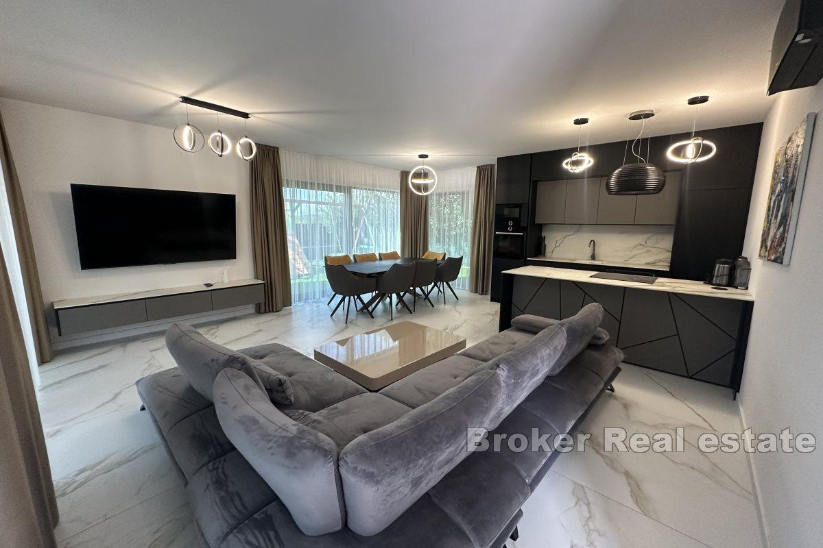 Luksuzna vila s bazenom u blizini centra grada