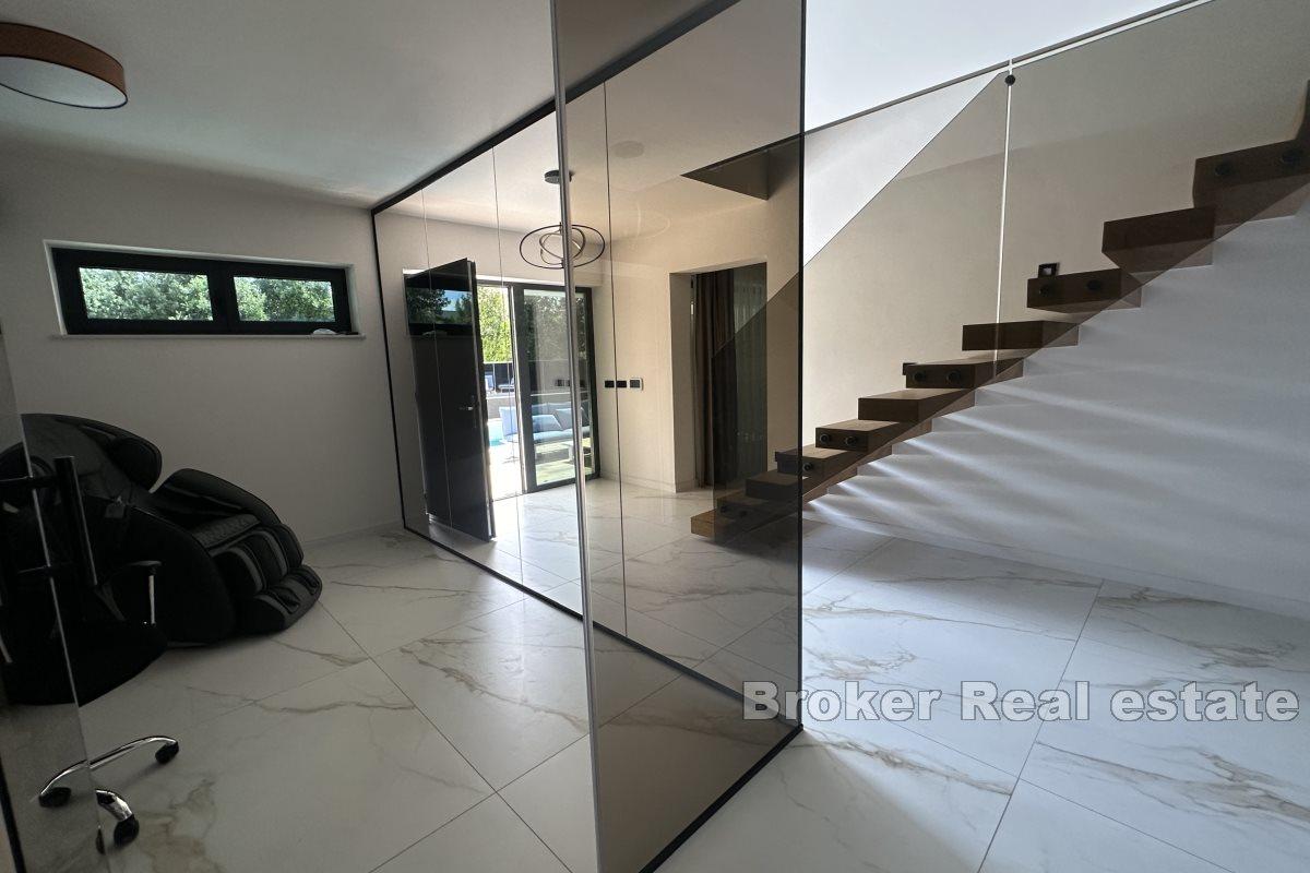 Luksuzna vila s bazenom u blizini centra grada