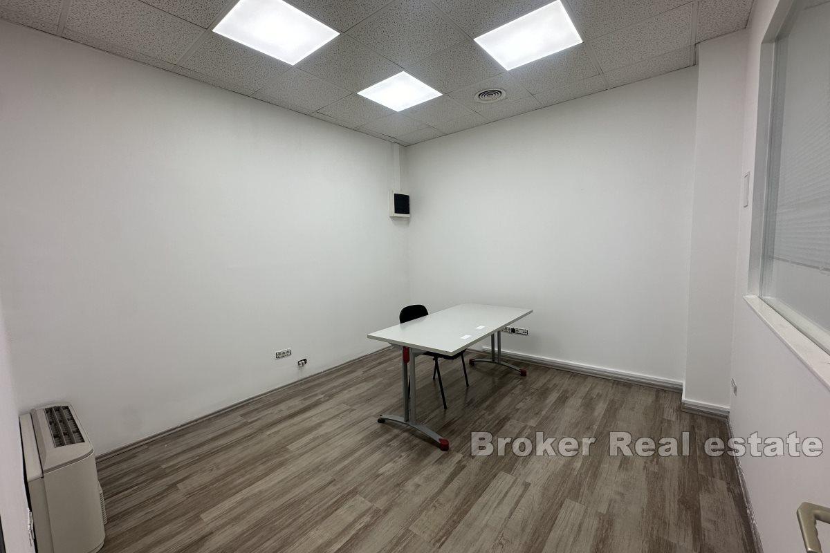 Два офисных помещения в привлекательном месте
