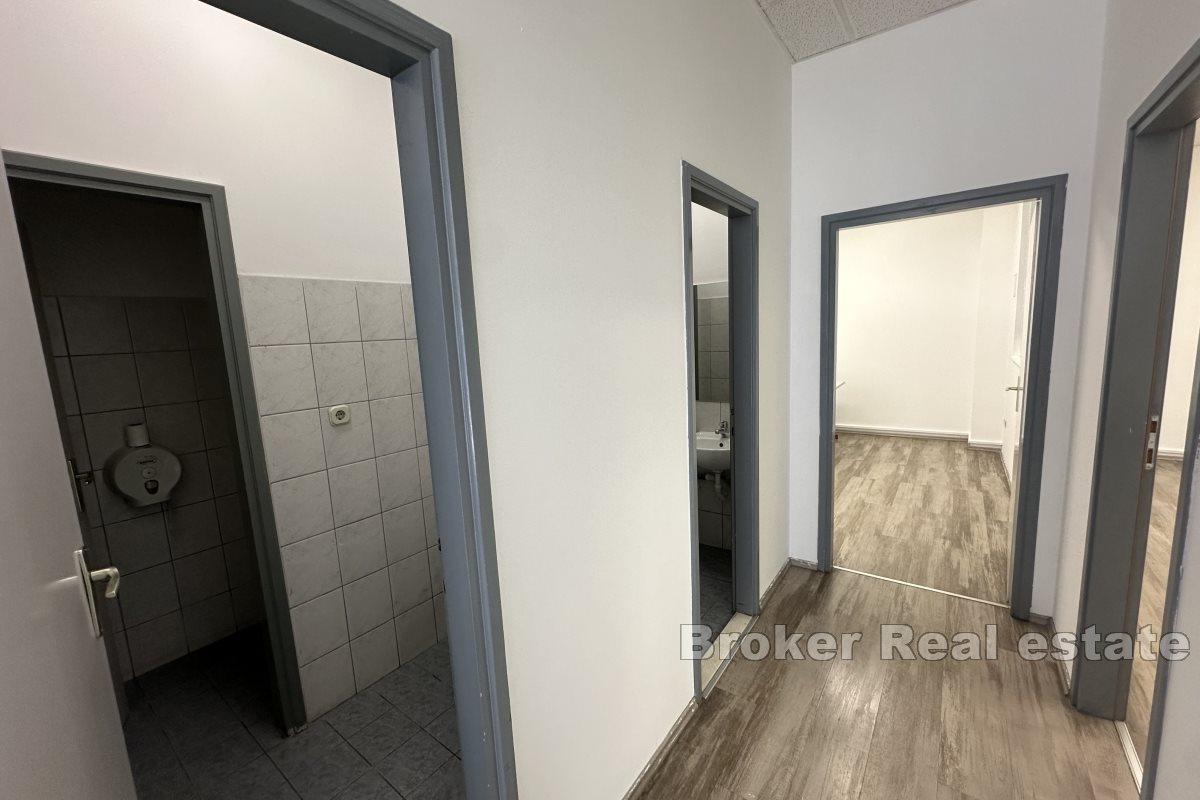 Два офисных помещения в привлекательном месте