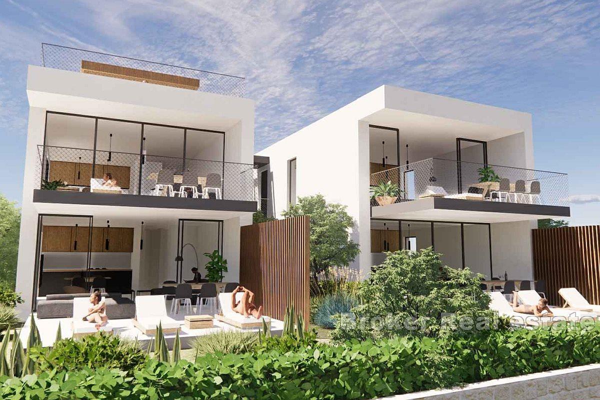 Penthouse de deux étages avec terrasse sur le toit et vue sur la mer