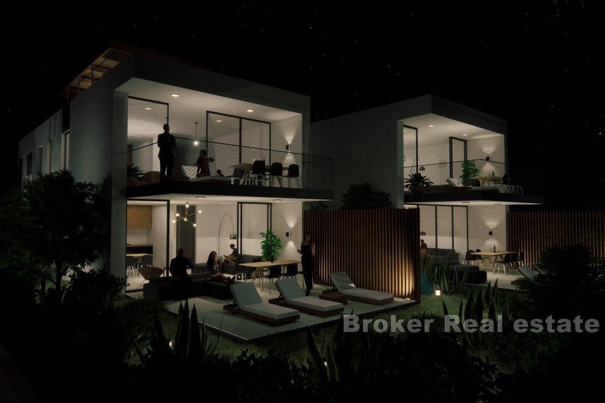 Penthouse de deux étages avec terrasse sur le toit et vue sur la mer