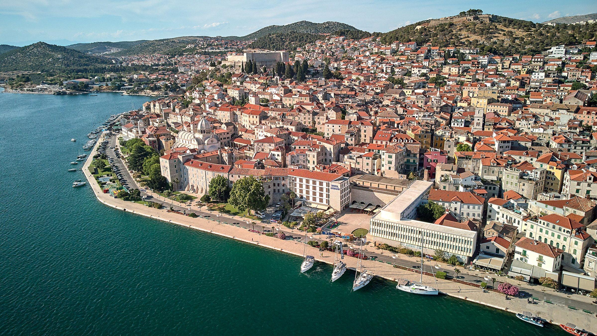 01-2043-134-Sibenik-Four-star-heritage-hotel-in-the-heart-of-city-for-sale