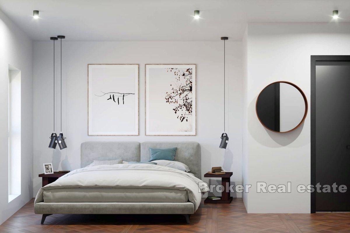 Penthouse se střešní terasou a výhledem na moře