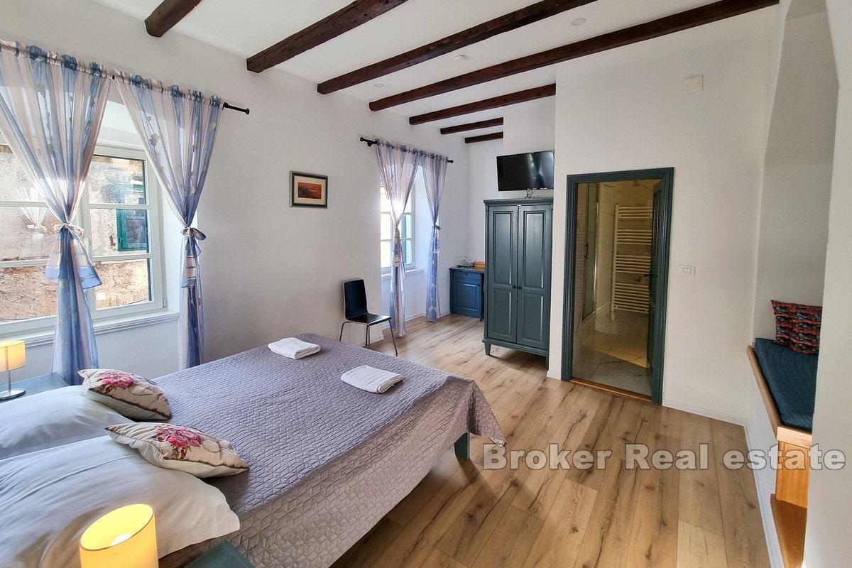 001-2043-138-sibenik-modern-accommodation-units-in-center-for-sale