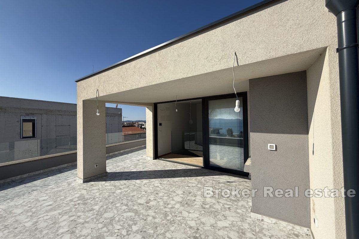 Moderní vila s výhledem na moře a exkluzivním vybavením