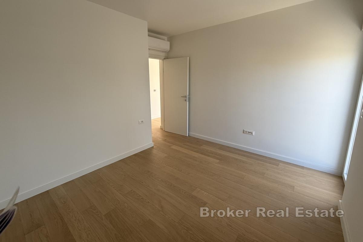 Nowoczesny apartament z tarasem na dachu w nowym budynku