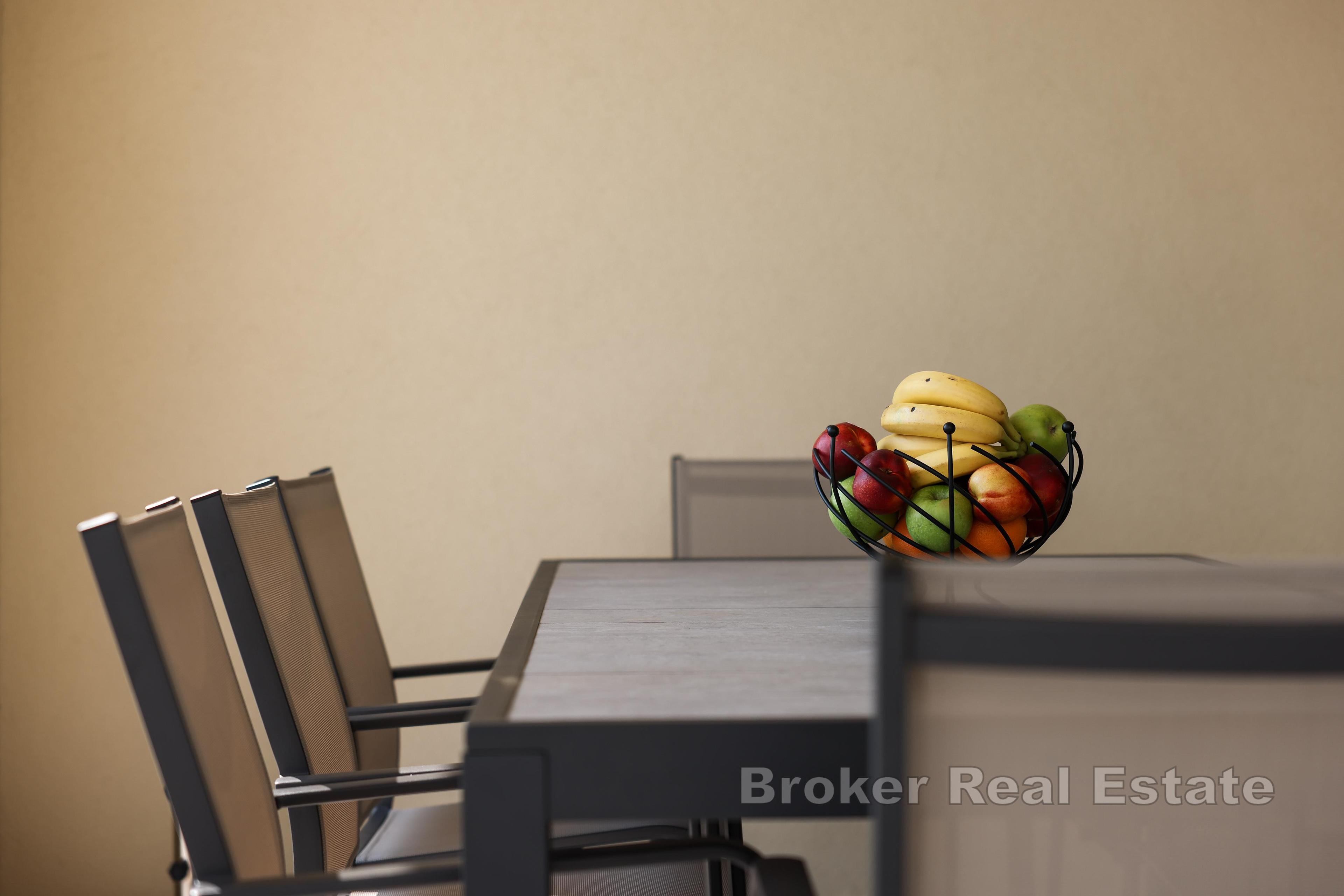 Lyxig, modern nybyggd villa med öppen havsutsikt