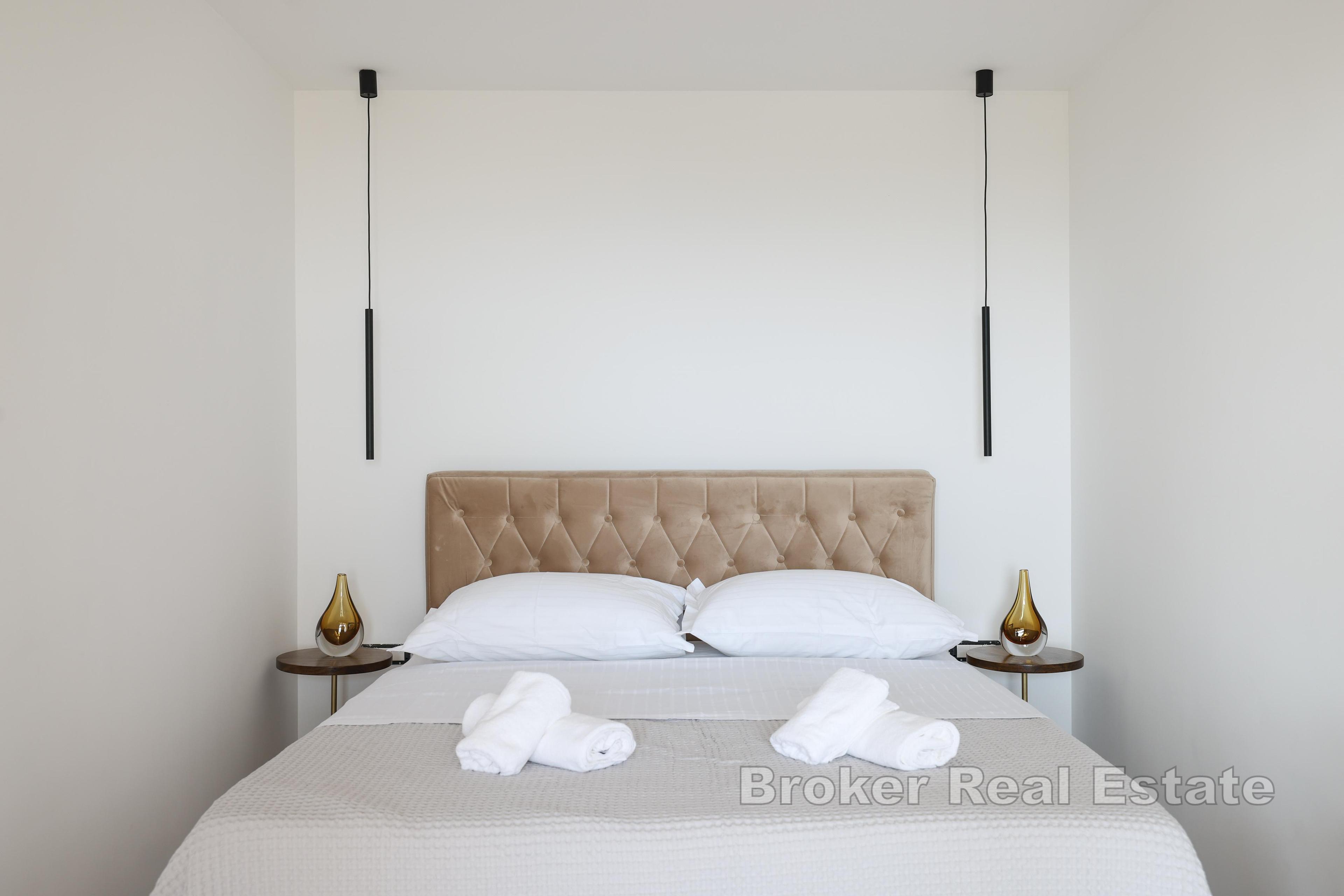 Lyxig, modern nybyggd villa med öppen havsutsikt