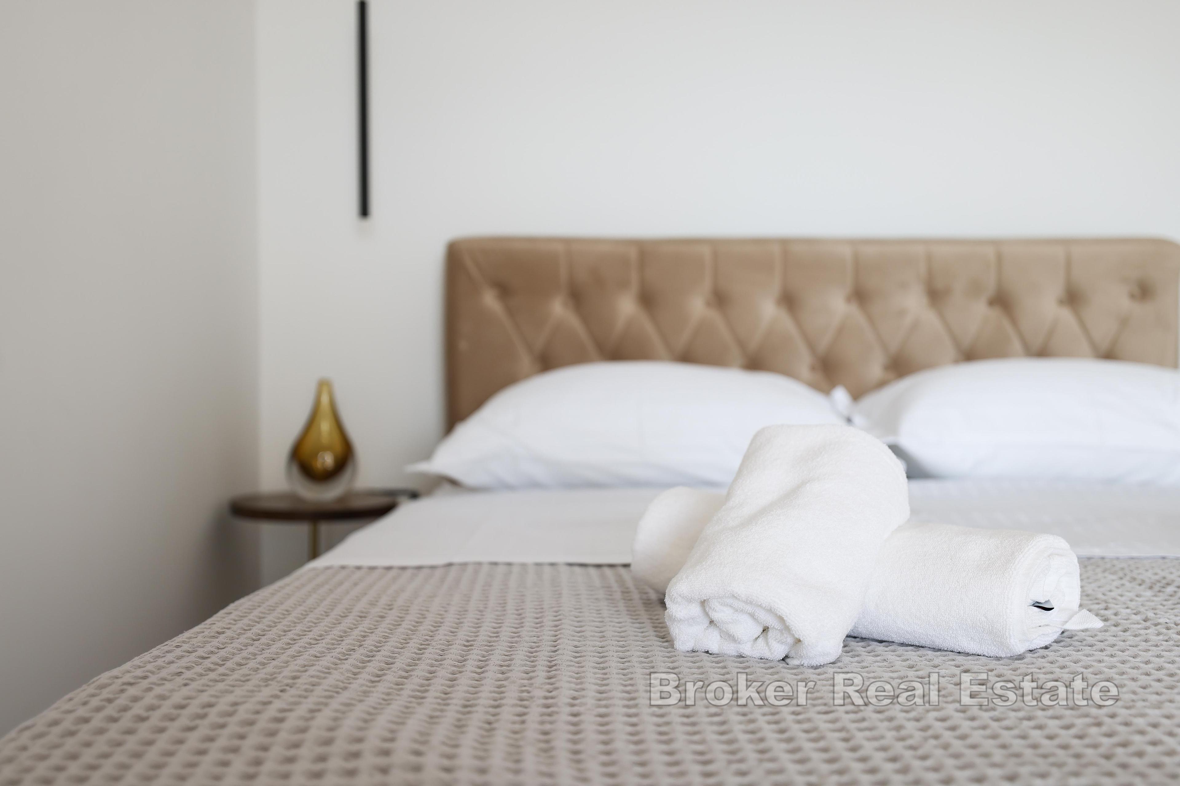 Lyxig, modern nybyggd villa med öppen havsutsikt