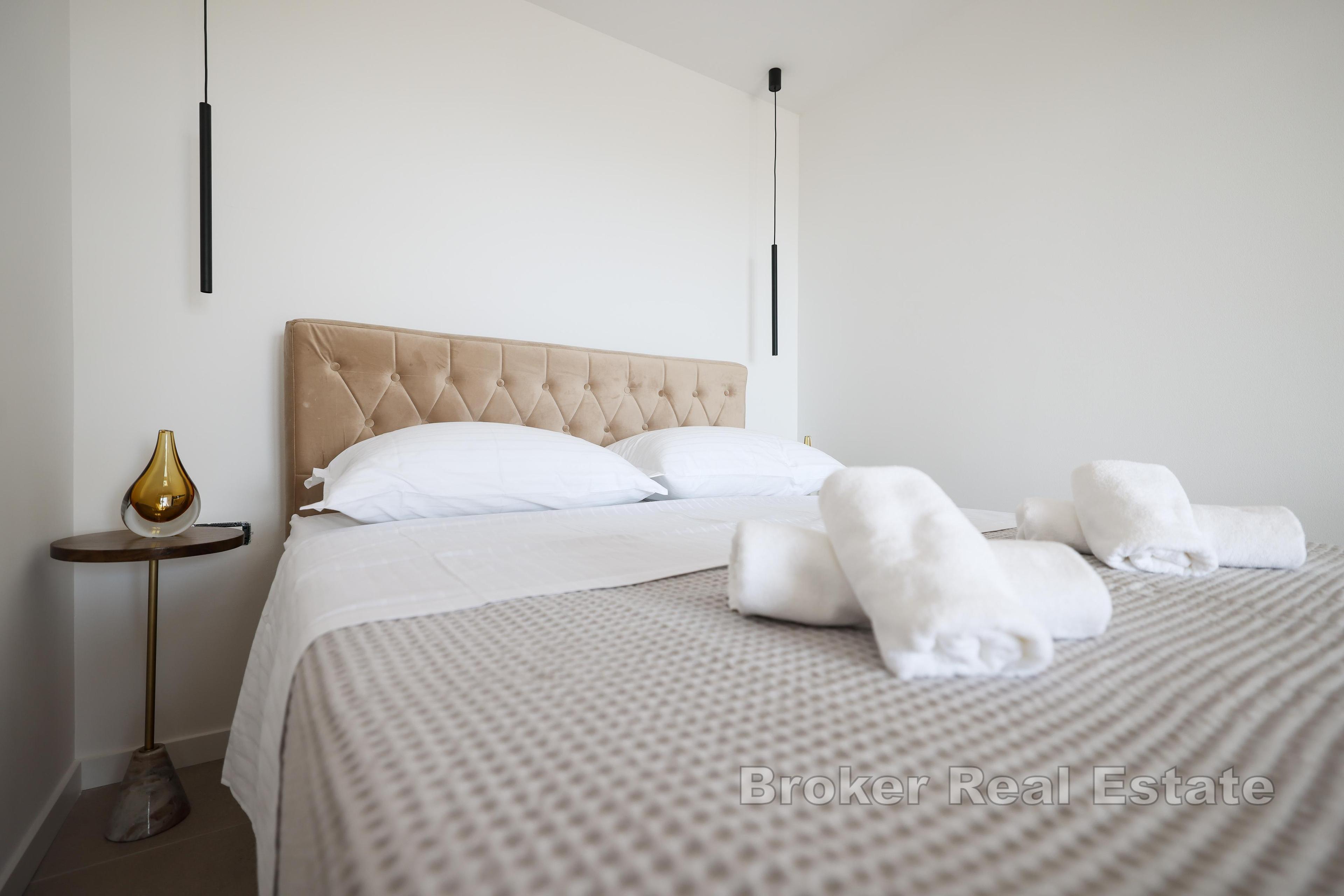 Lyxig, modern nybyggd villa med öppen havsutsikt