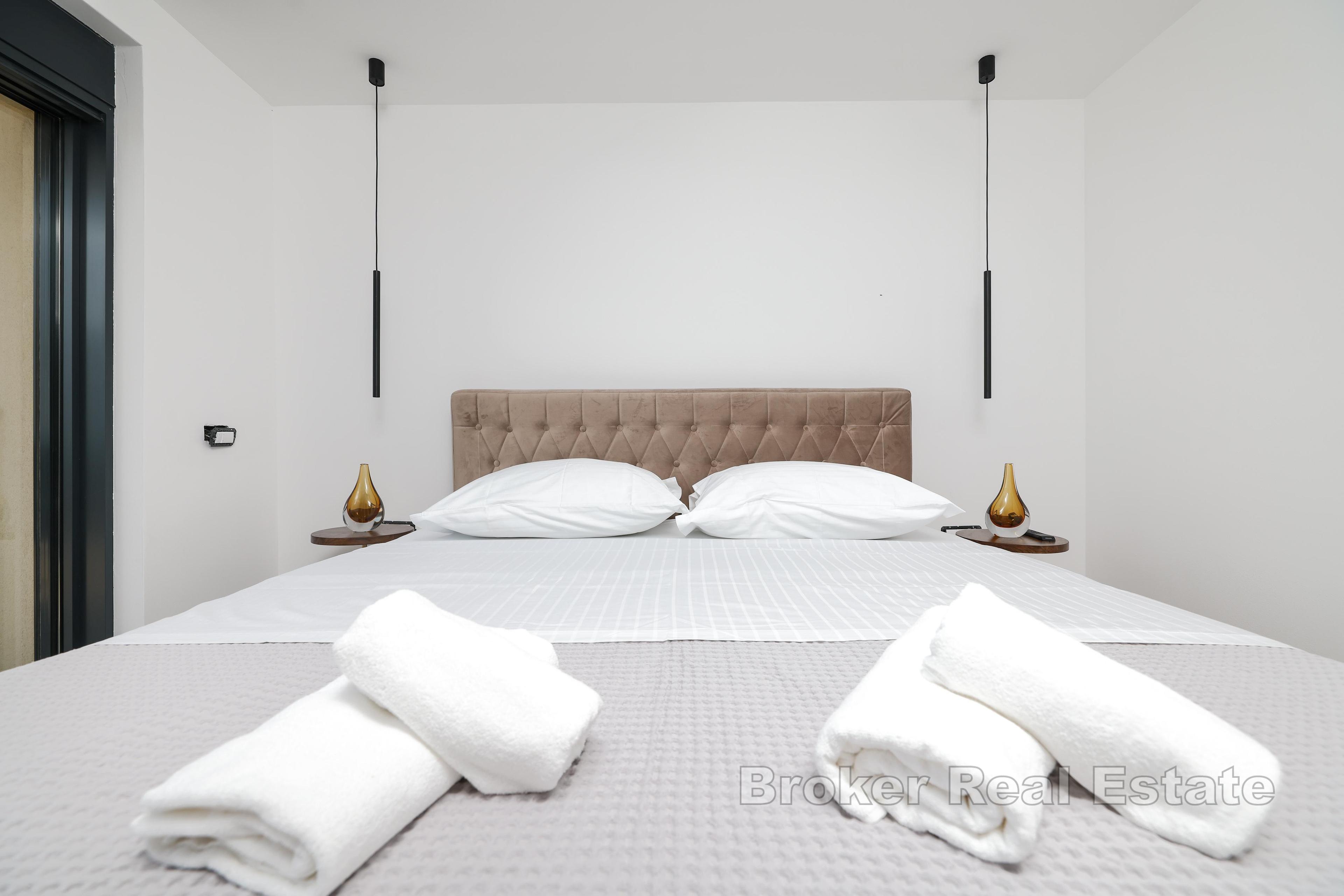 Lyxig, modern nybyggd villa med öppen havsutsikt