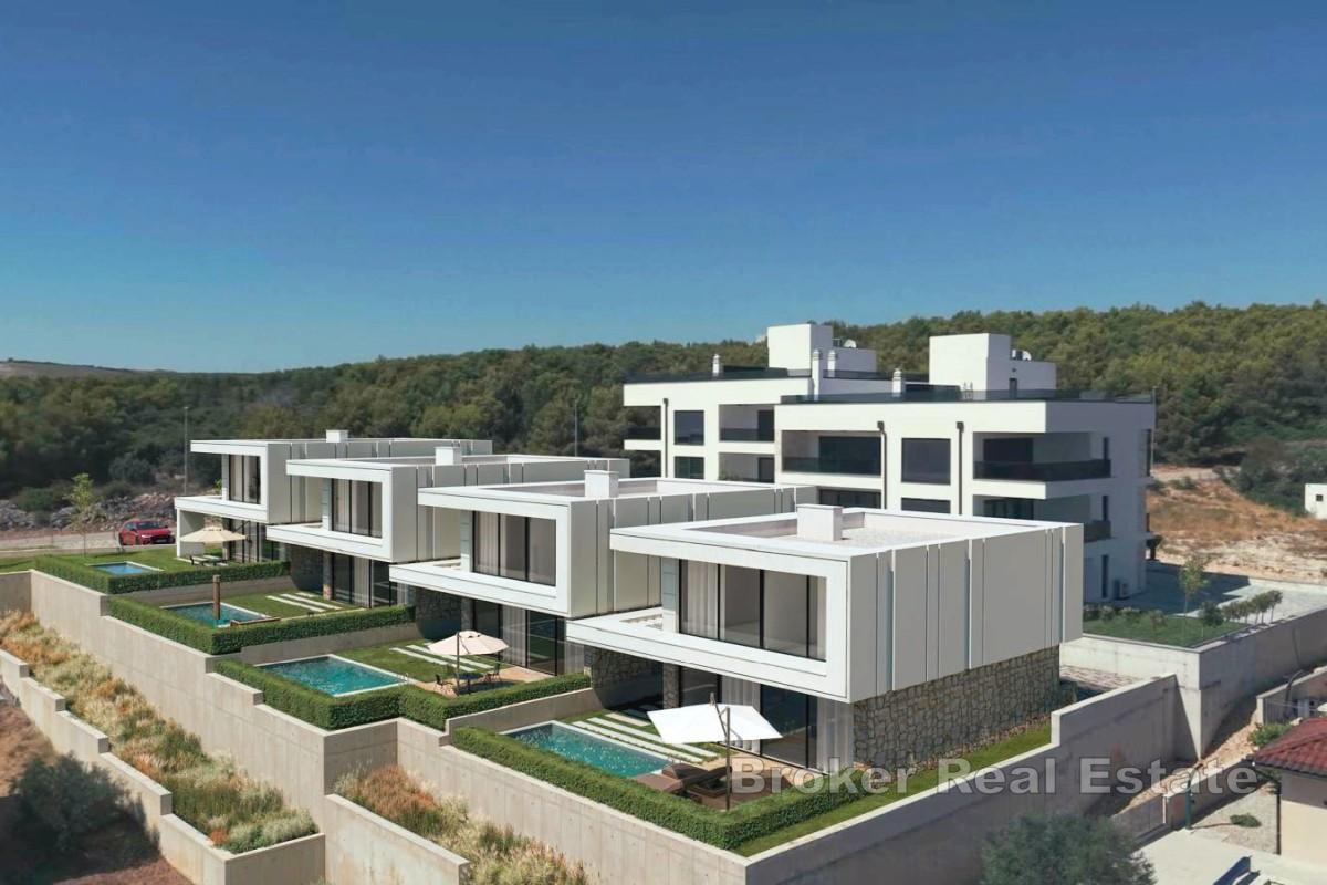 Moderner Neubau mit Swimmingpool und Meerblick