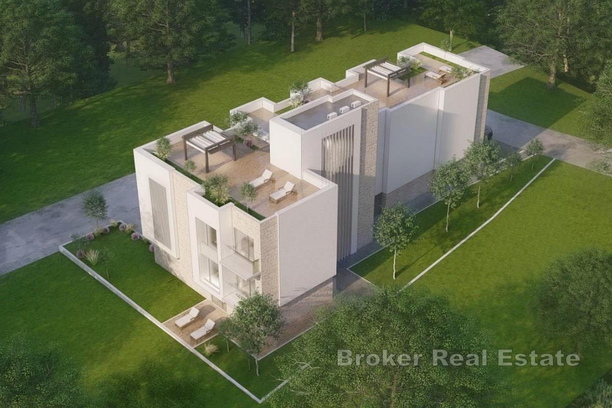 Apartament typu duplex z ogrodem i parkingiem