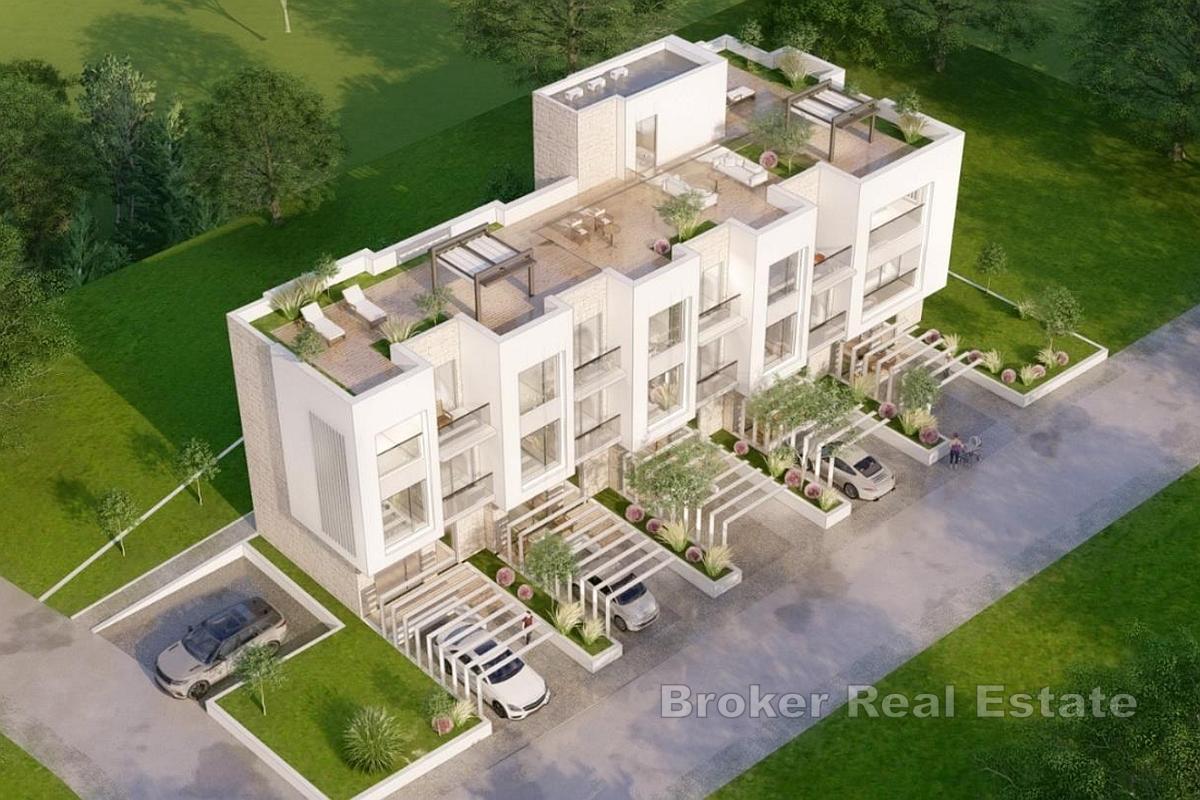 Современные апартаменты с террасой на крыше и парковкой
