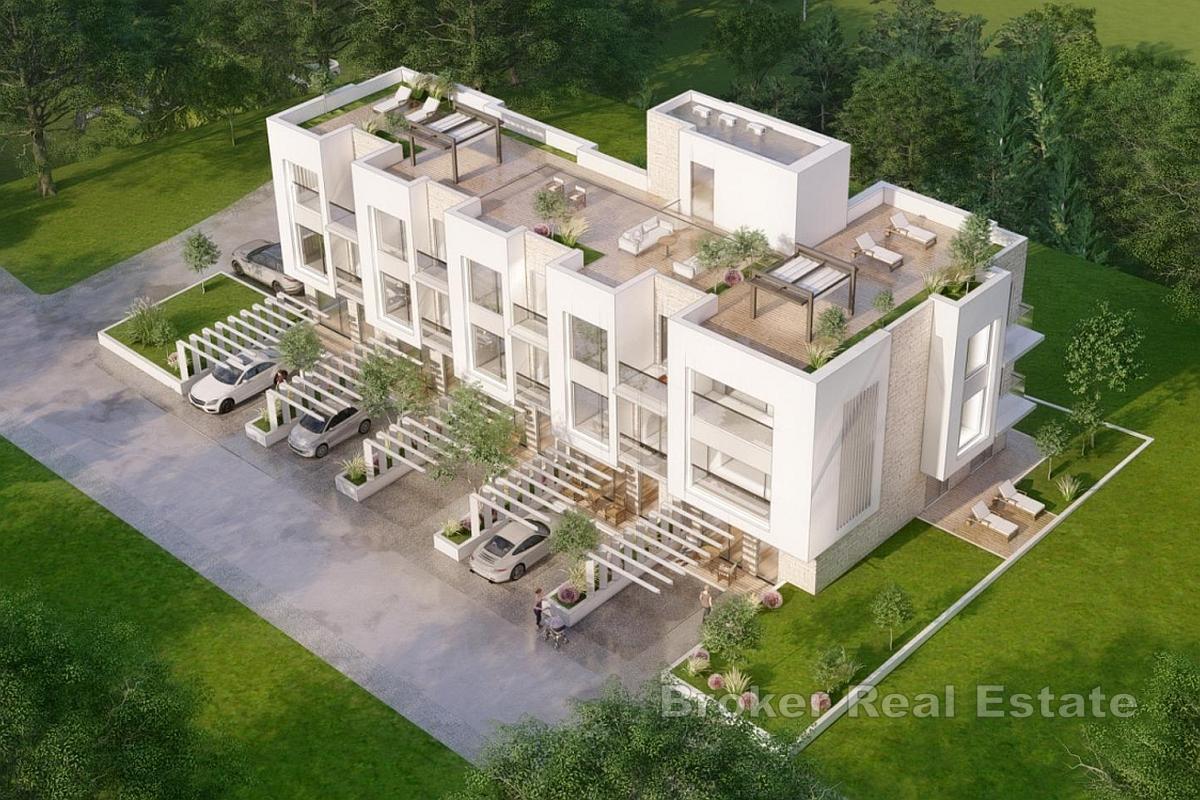 Appartamento moderno con terrazza sul tetto e parcheggio